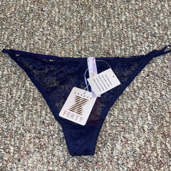 Womens New Savege X Fenty by Rihanna Lovestruck Lace Thong Panty - Picture 1 of 4